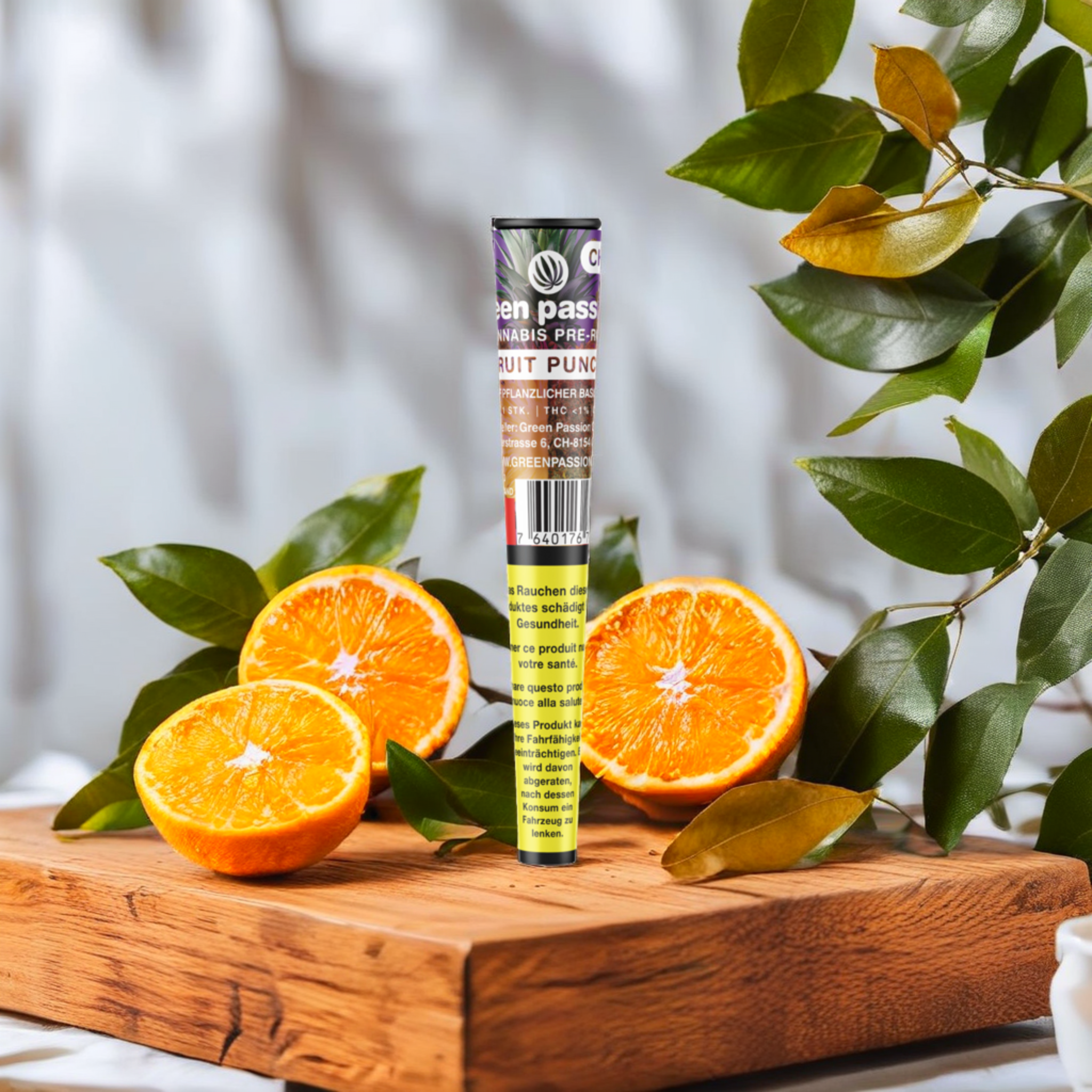 Nahaufnahme des CBD Pre-Rolls Fruit Punch von Green Passion – edel verpackter, fertig gedrehter CBD-Joint mit handverlesenen Indoor-Blüten. Tropische Aromen und milder Rauchgenuss, ideal für Kenner. THC <1%, Schweizer Premiumqualität.